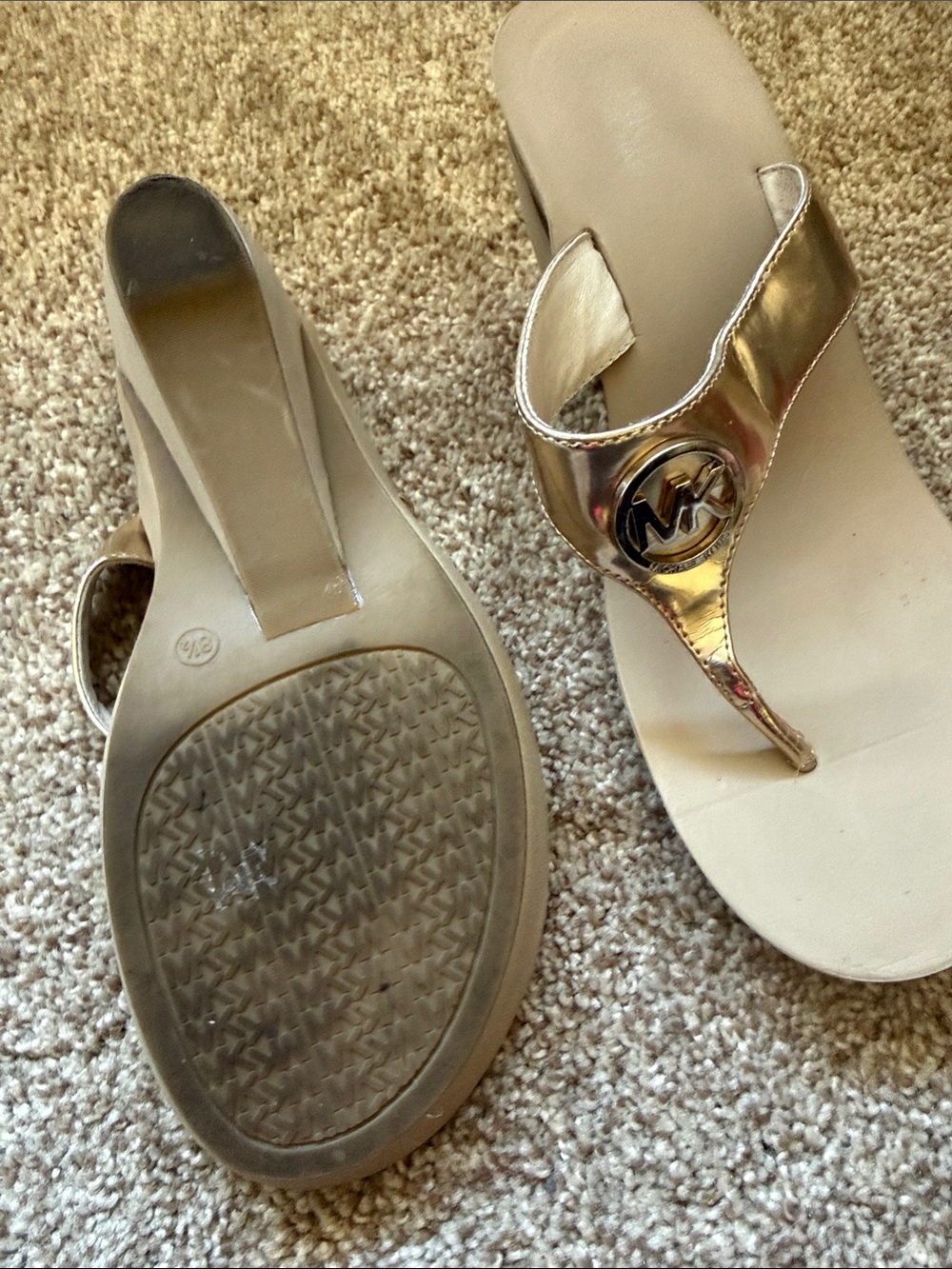 Michael Kors Metallic Gold Thong Sandals with MK Emblem - Picture 4 of 4
